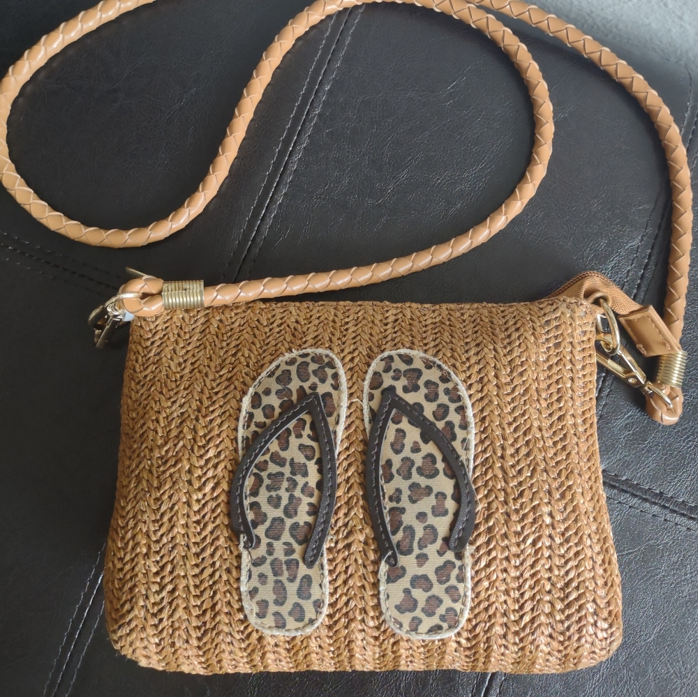 Sondra Roberts Squared Woven Straw Rafia Flip Flop Crossbody Bag - Picture 2 of 14